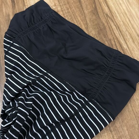 Lululemon Runday Crop in Parallel Stripe Size 2 - Picture 8 of 11